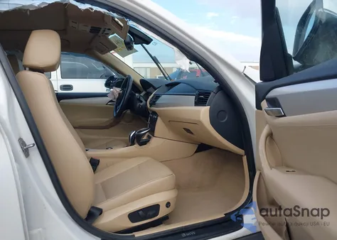 2014 BMW X1 xDrive28I из США, поврежденный, VIN WBAVL1C52EVY18248